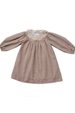 A camel gingham dress featuring a lace-trimmed collar and long puff sleeves, crafted from soft cotton. Ideal for little ones, this elegant piece is perfect for autumn wear.