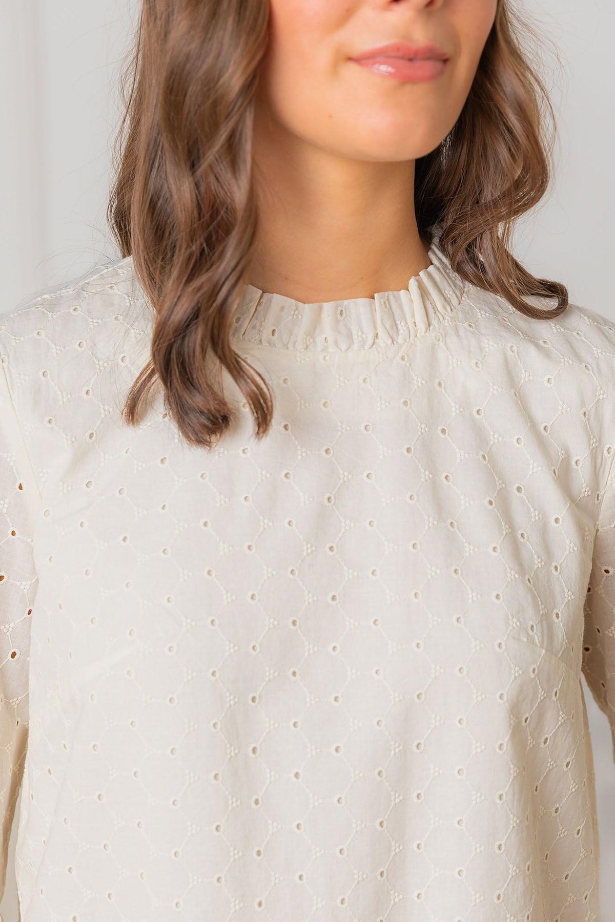 Hope & Henry Organic Cotton Ruffle Neck Top