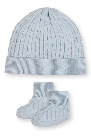 Pale blue organic cotton baby beanie and booties set featuring a cozy ribbed texture. Ideal for newborns, this matching set is both stylish and comfortable for little ones.