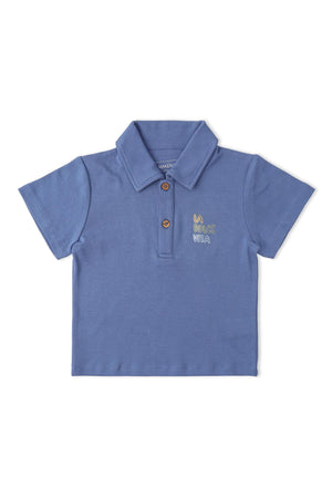 A blue organic cotton polo shirt features a classic collar and short sleeves, adorned with two buttons and playful embroidery.