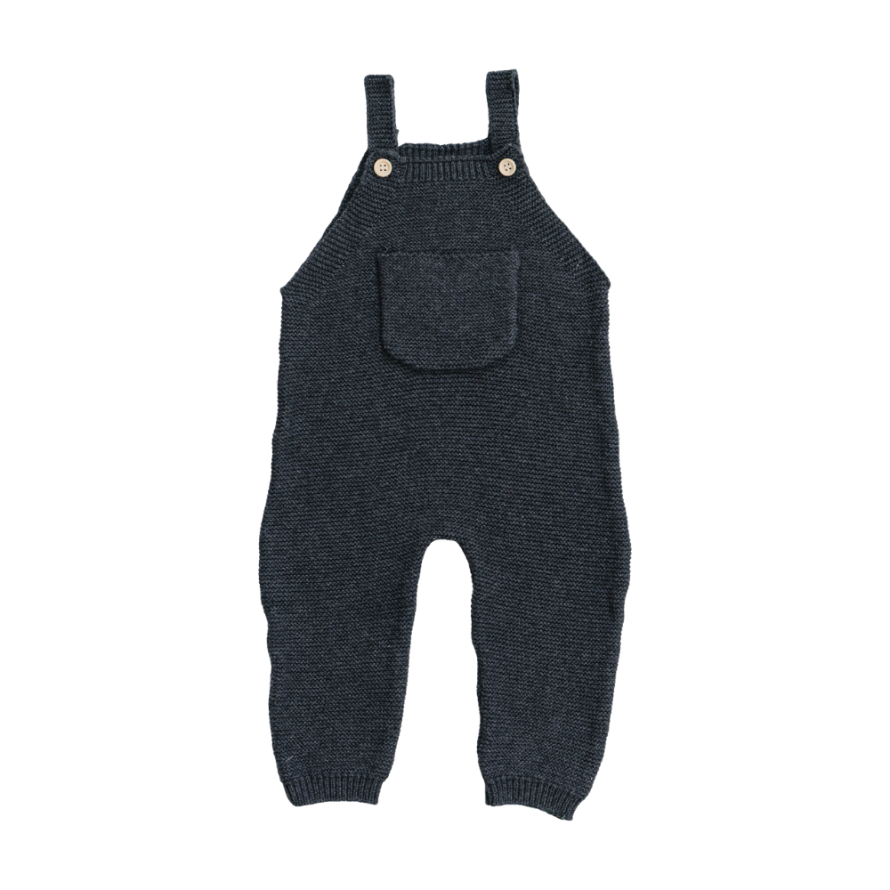 Charcoal knit cotton baby overalls feature a relaxed fit with adjustable straps and a front pocket. Ideal for comfort and style, these overalls are perfect for everyday adventures.