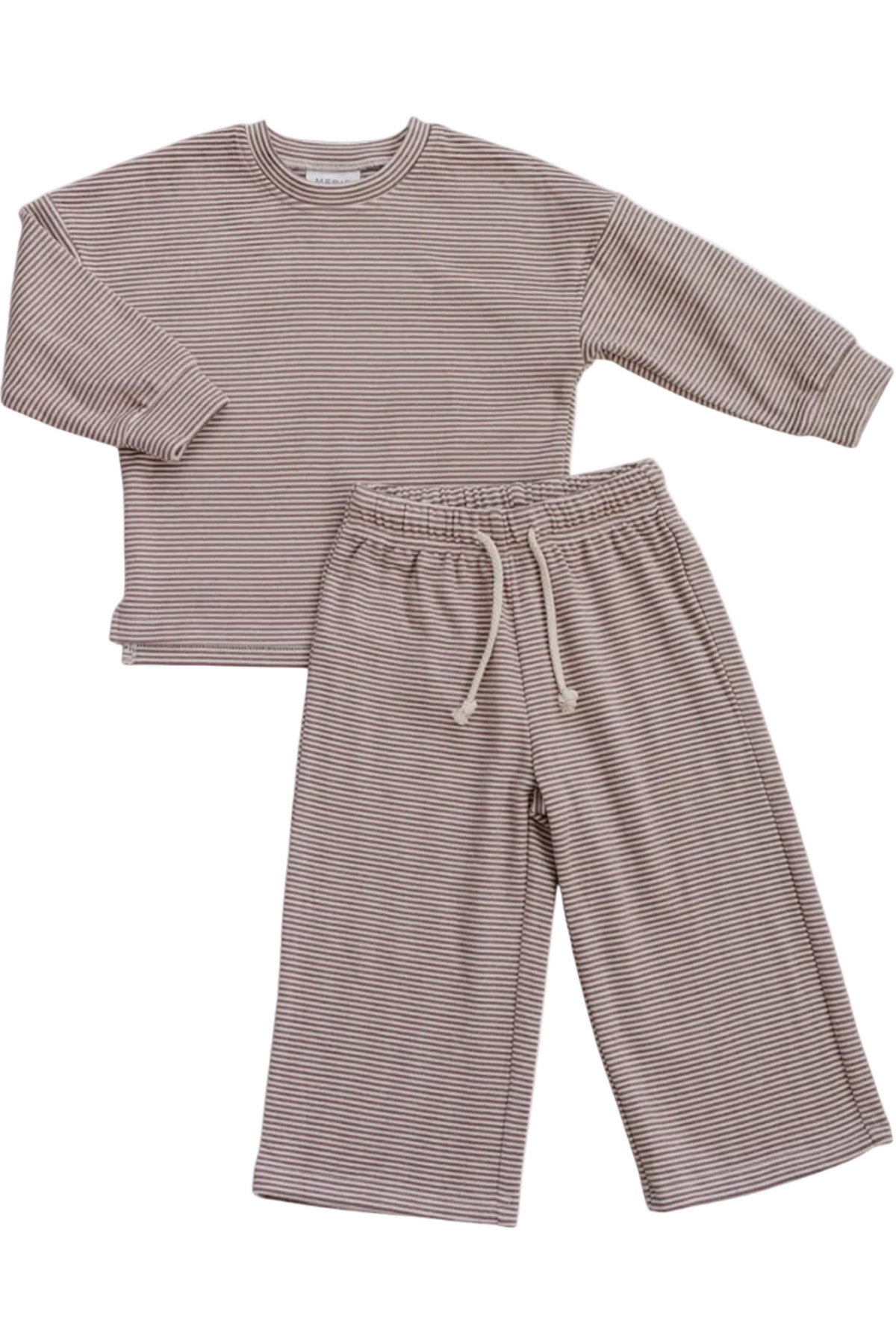 A cozy striped loungewear set featuring a long-sleeve top and matching pants, crafted from soft, breathable organic cotton. Ideal for children, this outfit promotes comfort for everyday wear.