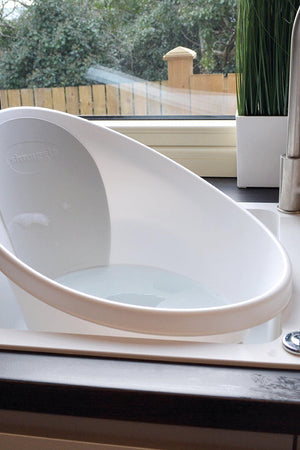 Shnuggle Bath Accessories Bundle - Ellie Scoop, Washy Jug, Boats & Wishy Toy - 4-Piece Set