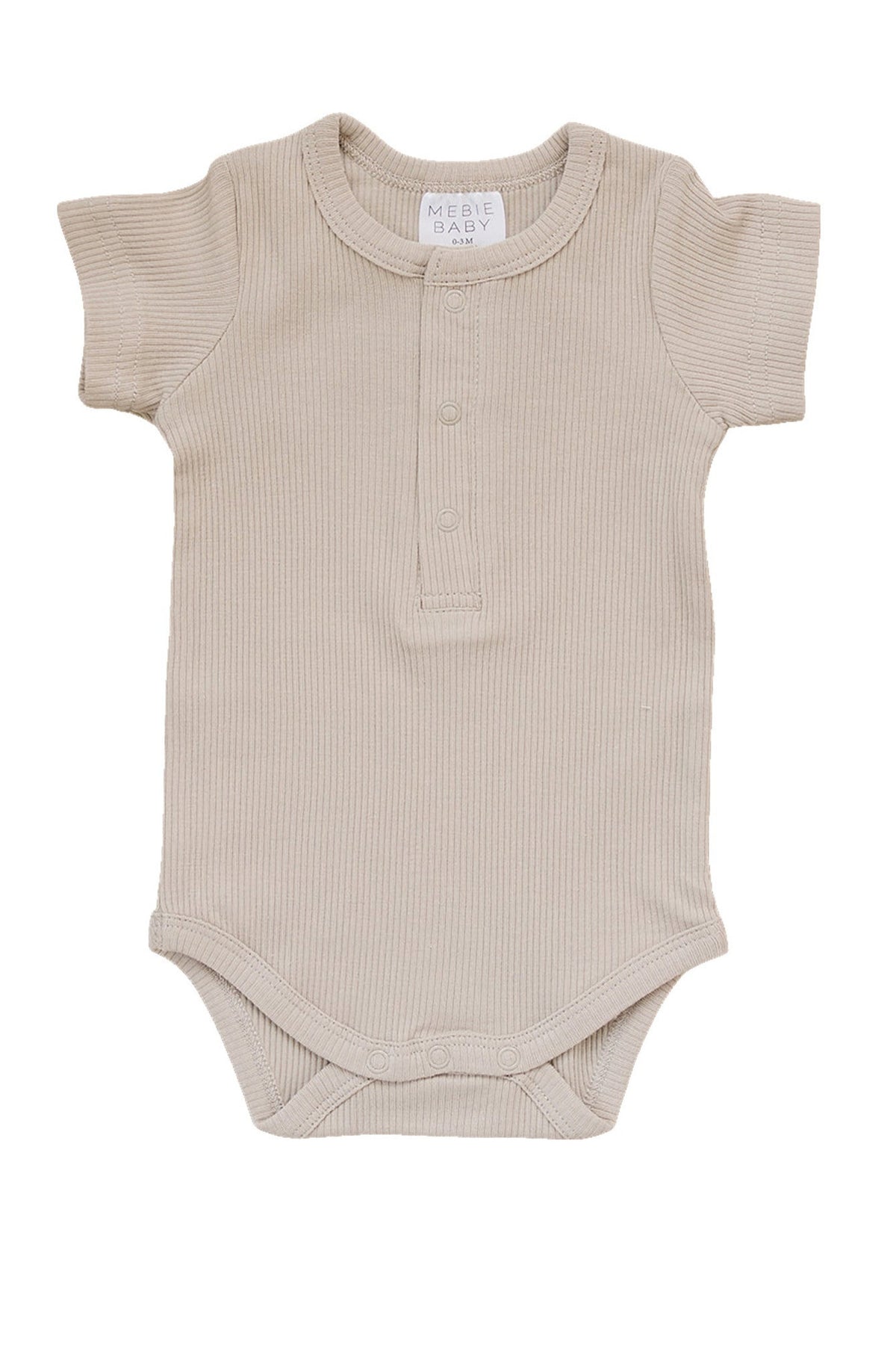 Beige ribbed short sleeve baby bodysuit with snaps, made from organic cotton. Suitable for infants 0-3 months.