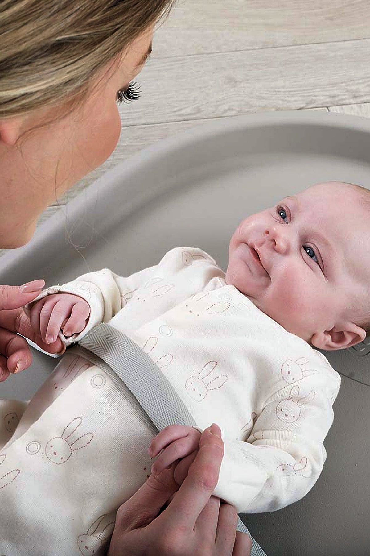 Changing Essentials Kit: Shnuggle Changing Mat + Diaper Pail + Better Bag Liners (90 Day Supply)