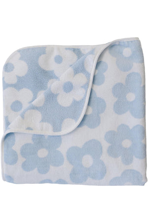 Light blue and white beach towel featuring a soft floral pattern, made from 100% organic cotton. This eco-friendly towel is perfect for beach trips and cozy lounging.