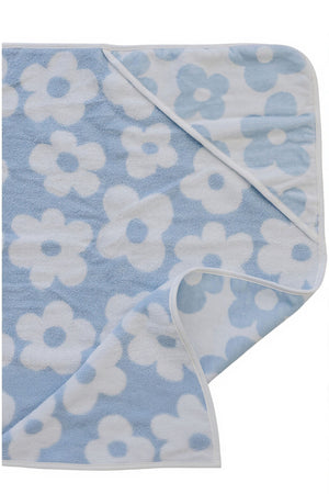 Light blue hooded towel featuring a floral pattern in white, made from soft, absorbent cotton. Ideal for keeping children warm and dry after bath time or beach outings.