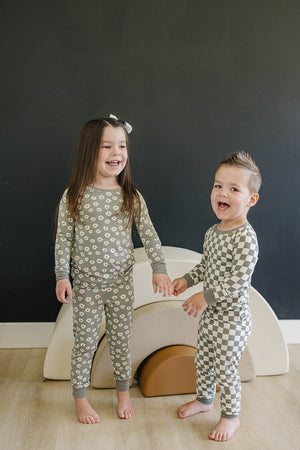 Light Green Daisy Cozy Pajama Set | Bamboo | Baby Essentials