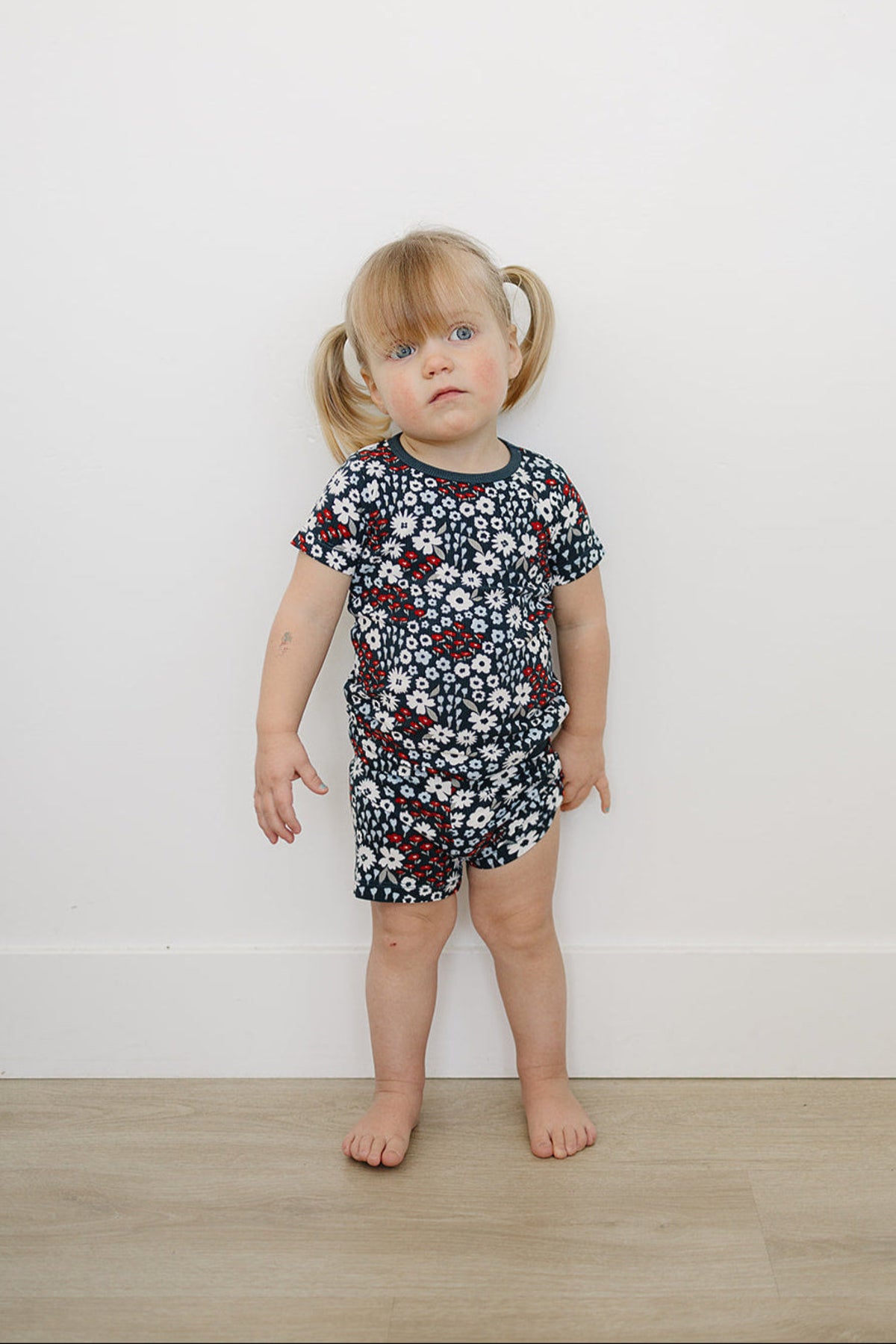 Mebie Baby  Americana Floral Ribbed Cozy Shorts Set | Bamboo