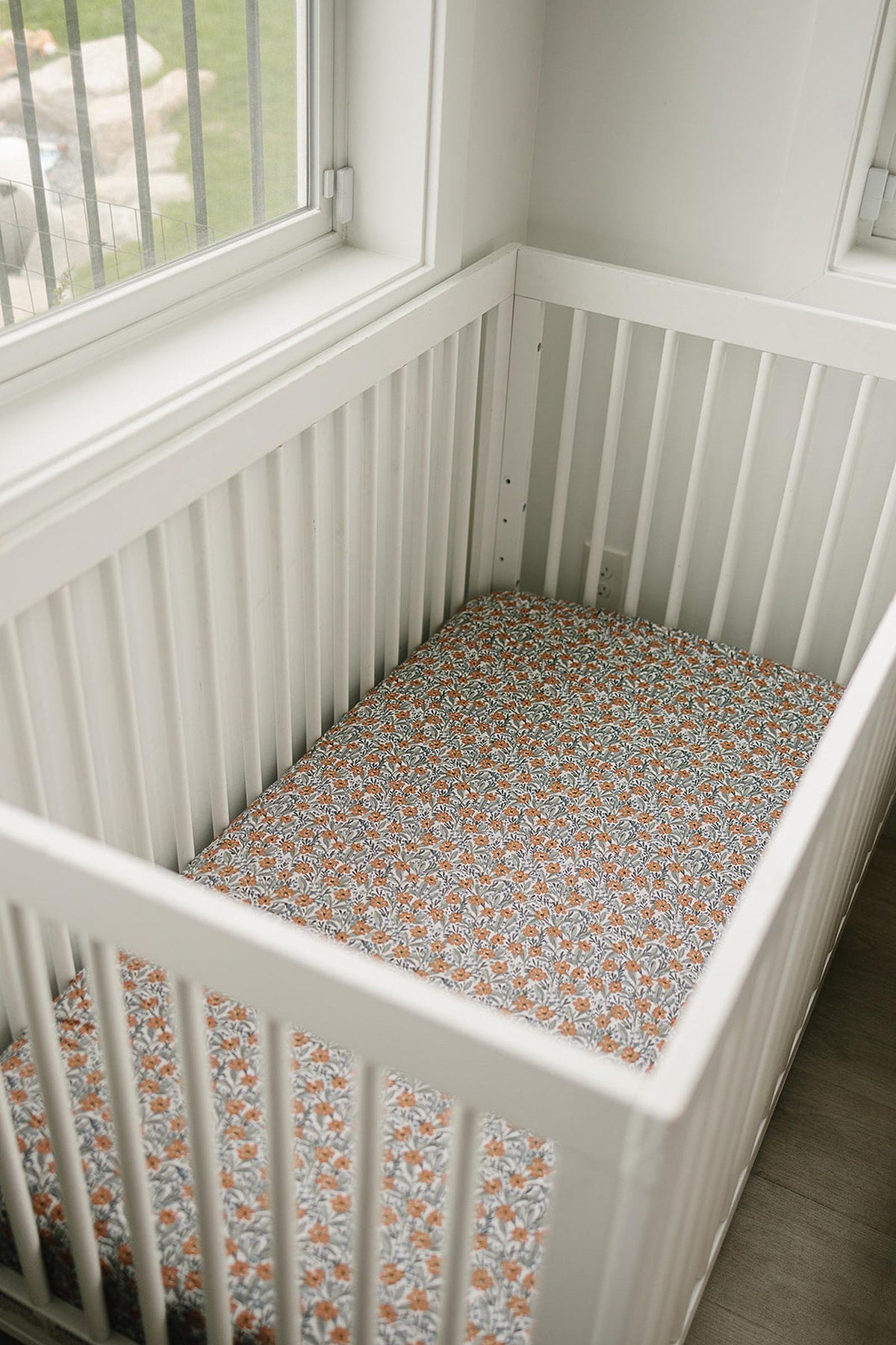 Mebie Baby  Dainty Meadow Stretch Crib Sheet | Bamboo | Baby Essentials