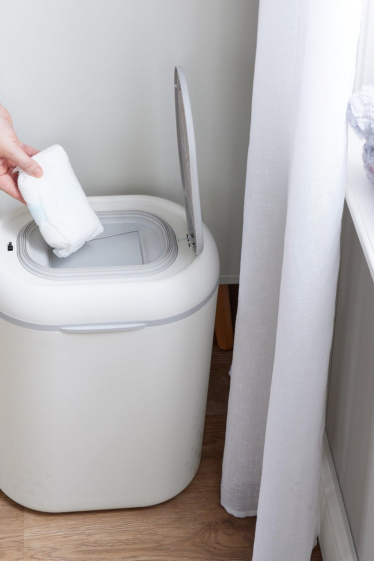 Shnuggle Eco-Touch Nappy Bin Diaper Pail
